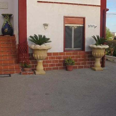 Paradiso Bed & Breakfast Grotte (Sicily)