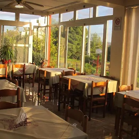 Paradiso Bed & Breakfast *