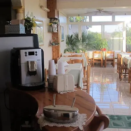 Paradiso Couette-café Grotte (Sicily)